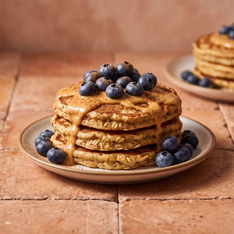 Banana, Oat & Peanut Butter Blender Pancakes - Blender pancakes from oats, banana and eggs with a peanut butter drizzle