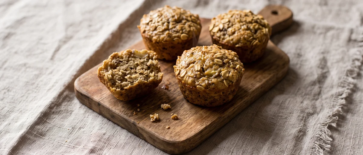 Banana, Oat & Flax Breakfast Muffins - One-handed breakfast you can eat standing up, rocking a baby