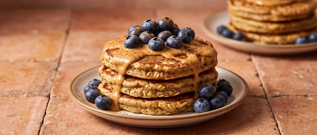 Banana, Oat & Peanut Butter Blender Pancakes - Blender pancakes from oats, banana and eggs with a peanut butter drizzle