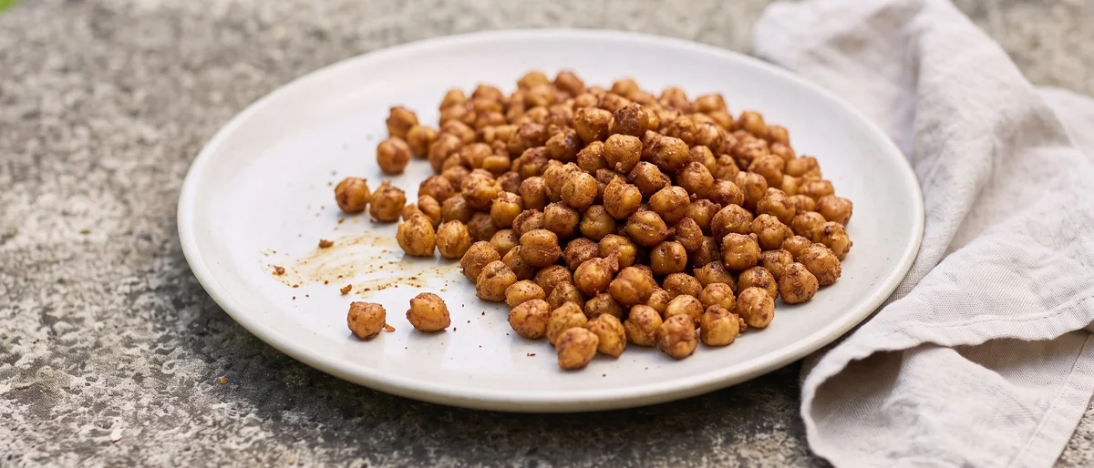 Crispy Spiced Roasted Chickpeas - Crunchy, salty, poppable